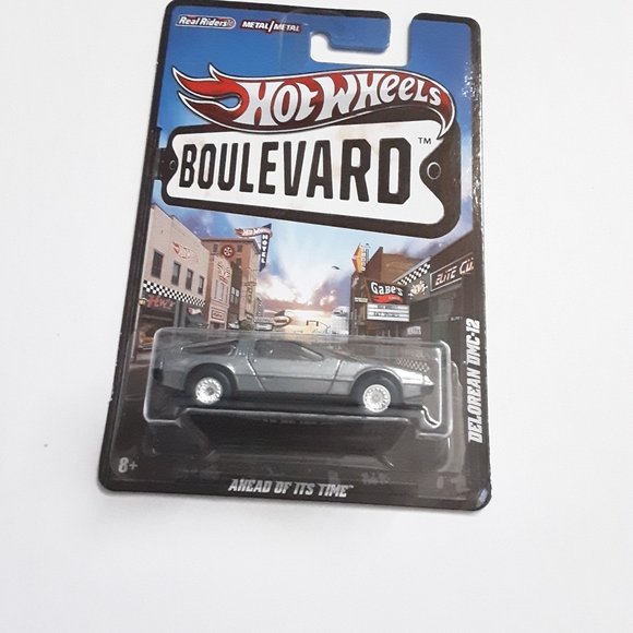 Hot Wheels Boulevard DeLorean DMC-12 Ahead Of It’s Time 2012 - Picture 2 of 6